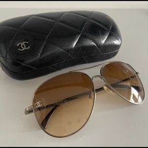 Chanel aviator -authentic
